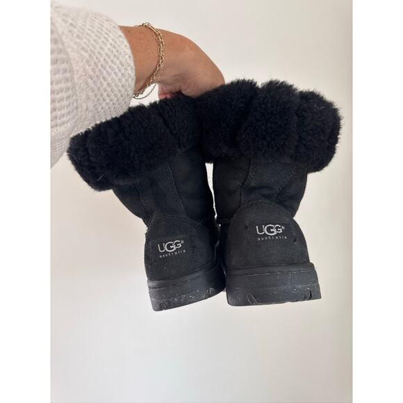 UGG Australia Classic Short Black Suede Sheepskin Boots - W8 - Picture 2 of 7